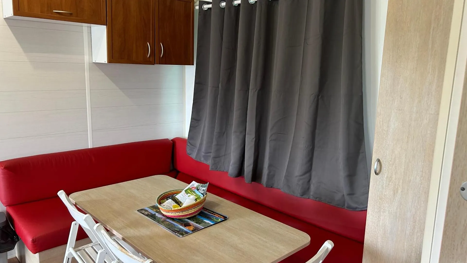 Country house Mobilhum Luna Saint-Pierre